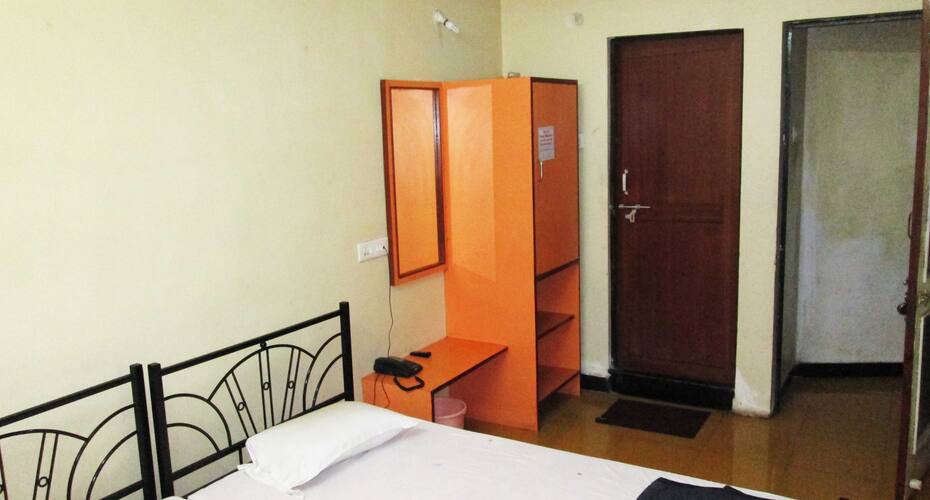 Super Deluxe Guest House, Nagpur 5